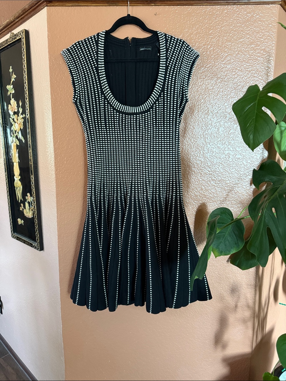 XL sweater Fit-and-Flare dress - Picture 2 of 9